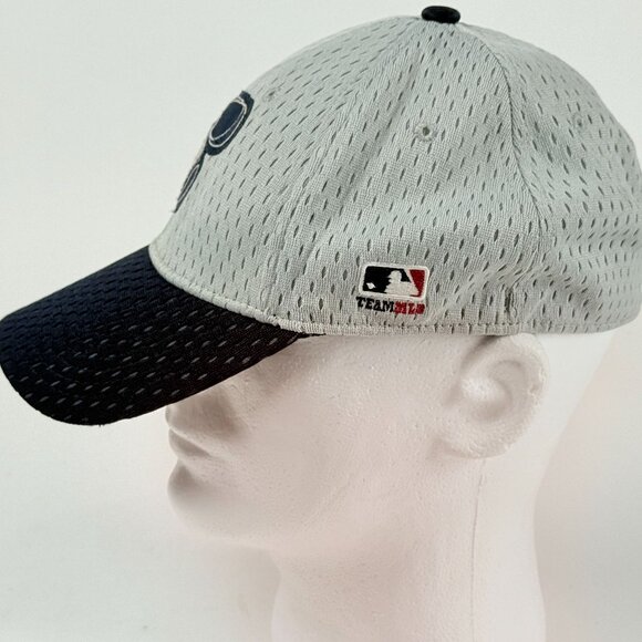 Fitted Elastic Baseball Mesh Embroidered Logo Sports Hat Preowned Stretch Fit - Picture 2 of 5